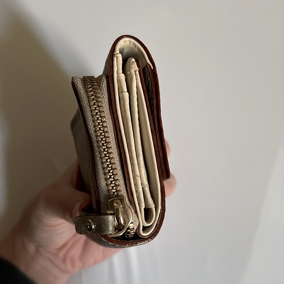 Kate Spade Wallet ♠️ - Picture 6 of 10